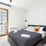 Grzybowska 85 P&O Serviced Apartments